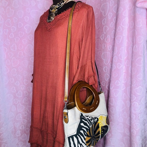 Relic Brand Safari purse handbag 👜 wooden handles - Picture 8 of 8